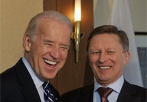 Джо Байден и Сергей Иванов в Мюнхене. Фото AP