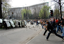 Беспорядки на улицах Кишинева. Фото unimedia.md