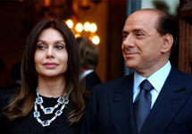 Сильвио Берлускони с женой. Фото с сайта www.gazeta.ru