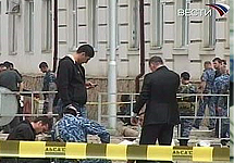 	  На месте теракта в Грозном. Кадр телеканала ''Вести 24''