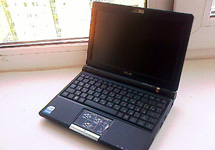 Нетбук ASUS EEE PC. Фото Граней.Ру