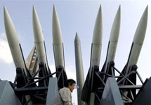 Памятник баллистическим ракетам в КНДР. Фото AFP	