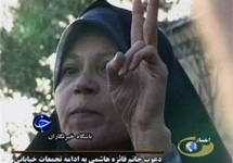 Дочь экс-президента Ирана на митинге. Фото АР