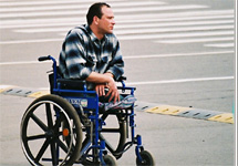 Человек в кресле-коляски. С сайта photosight.ru