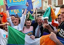 Выступления сторонников Лиссабонского договора в Ирландии. Фото АР
