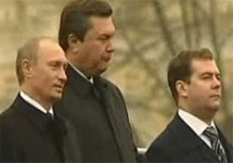 Путин, Янукович и Медведев. Кадр Пятого канала