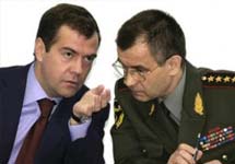 Дмитрий Медведев и Рашид Нургалиев. Фото newsmon.ru