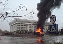 Погромы в Бишкеке. Фото из ЖЖ Марины Литвинович - abstract2001.livejournal.com