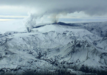 Вулкан Эйяфьятлайокудль. Фото с сайта www.censor.net.ua