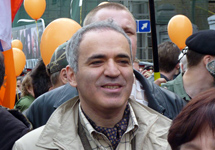 Гарри Каспаров на первомайской демонстрации "Солидарности". Кадр "Грани-ТВ"