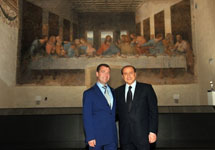 Медведев и Берлускони на фоне "Тайной вечери". Фото с сайта www.news.mail.ru