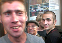Эдуард Лимонов со своими сторонниками на Триумфальной площади 31 июля 2010 г. Кадр Грани-ТВ