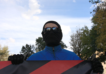 Активист антифа на митинге в поддержку Гаскарова и Солопова. Фото Е.Михеевой