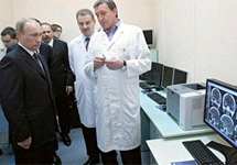 Владимир Путин в Ивановской больнице. Фото с сайта www.premier.gov.ru