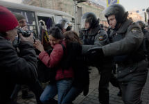 Задержания на  Триумфальной. Фото Е.Михеевой/Грани.Ру