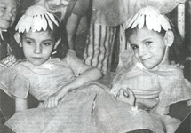 Маша и Даша Кривошляповы. Фото газеты 'Жизнь'.