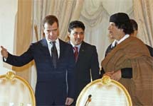 Дмитрий Медведев и Муамар Каддафи. Фото с сайта vesti.kz