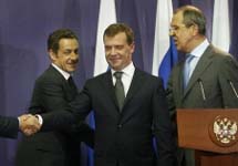 Николя Саркози, Дмитрий Медведев и Сергей Лавров. Фото с сайта kavkaz.ge