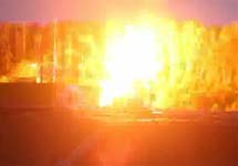Взрыв возле поста ДПС на МКАДе. Кадр видеозаписи, размещенной на сайте blackblocg.info