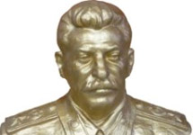 Бюст Сталина. Фото с сайта www.penza-press.ru