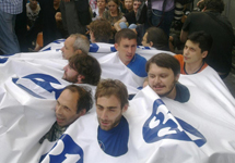 Участники сидячей забастовки на Триумфальной площади. Фото Каспаров.Ру