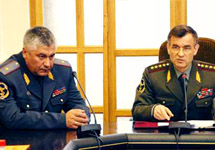 Рашид Нургалиев и Владимир Колокольцев. Фото с сайта  www.rospres.com
