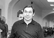 Владимир Переверзин в коридоре суда. Фото с сайта politzeky.ru