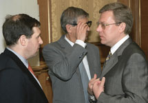 Андрей Илларионов и Алексей Кудрин в 2002 году. Фото: Дмитрий Духанин/Коммерсантъ