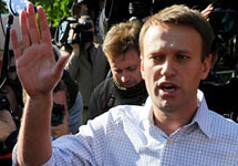 Алексей Навальный выходит из спецприемника. Фото: Антон Тушин/Ridus.Ru