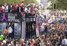 Берлинский гей-парад. Фото: euronews.com