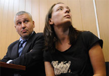 Марк Фейгин и Чулпан Хаматова в Таганском суде. Фото: Ника Максимюк/Грани.Ру