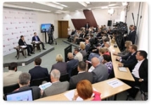 Медведев на заседании "Открытого Правительства". Фото с сайта government.ru
