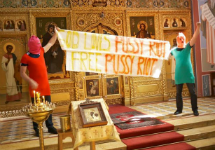 Акция в поддержку Pussy Riot в венском храме. Фото Draschan/facebook.com