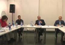 Гарри Каспаров (в центре) ведет заседание КСО. Слева - А. Винокуров, справа - Д.Некрасов.