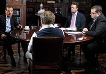 Дмитрий Медведев дает интервью "Коммерсанту". Фото: правительство.рф