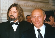 Никас Сафронов (слева). Фото: nikas-safronov.ru