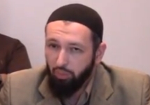 Ибрагим Дударов. Кадр видеозаписи заседания совета имамов