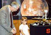 Шон О'Киф и Софи Коллиз на пресс-конференции. Фото NASA с сайта www.spaceflightnow.com