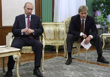 Владимир Путин и Дмитрий Песков. Фото: правительство.рф