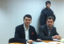Григорий Мельконьянц и адвокат "Голоса" Рамиль Ахметгалиев в суде. Фото Ю.Джибладзе