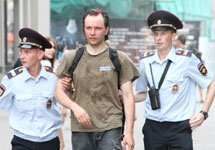 Задержание Дениса Юдина на Арбате. Фото Ивана Трефилова