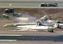 Крушение Boeing 777 в аэропорту Сан-Франциско. Кадр телеканала KTVU
