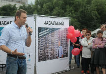 Встреча Навального с избирателями. Фото Ники Максимюк/Грани.Ру