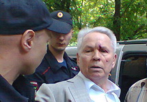 Попытка задержания Александра Куликова. Фото: rg.ru