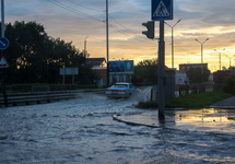 В затопленном Хабаровске, утро 22.08.2013. Фото: dkphoto.livejournal.com
