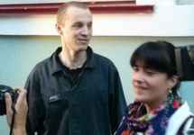 Дмитрий Дашкевич с женой Анастасией после выхода из колонии. Фото Андрея Кима