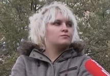 Наталья Блеховая, участница избиения. Кадр LifeNews