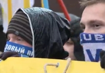 Участники "Русского марша" в Петербурге. Кадр Питер-ТВ