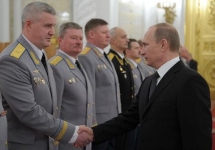 Владимир Путин и высшие офицеры. Фото пресс-службы президента.