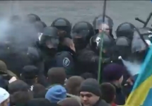 Столкновения в Киеве. Кадр ВВС